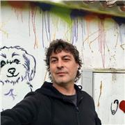Profesor de diseño gráfico, fotógrafo e ilustrador con 20 años de experiencia en el sector.